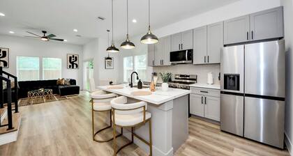 The Brandõn: ★ Sleeps 8 ★ Garage ★ Near Medical Center & NRG