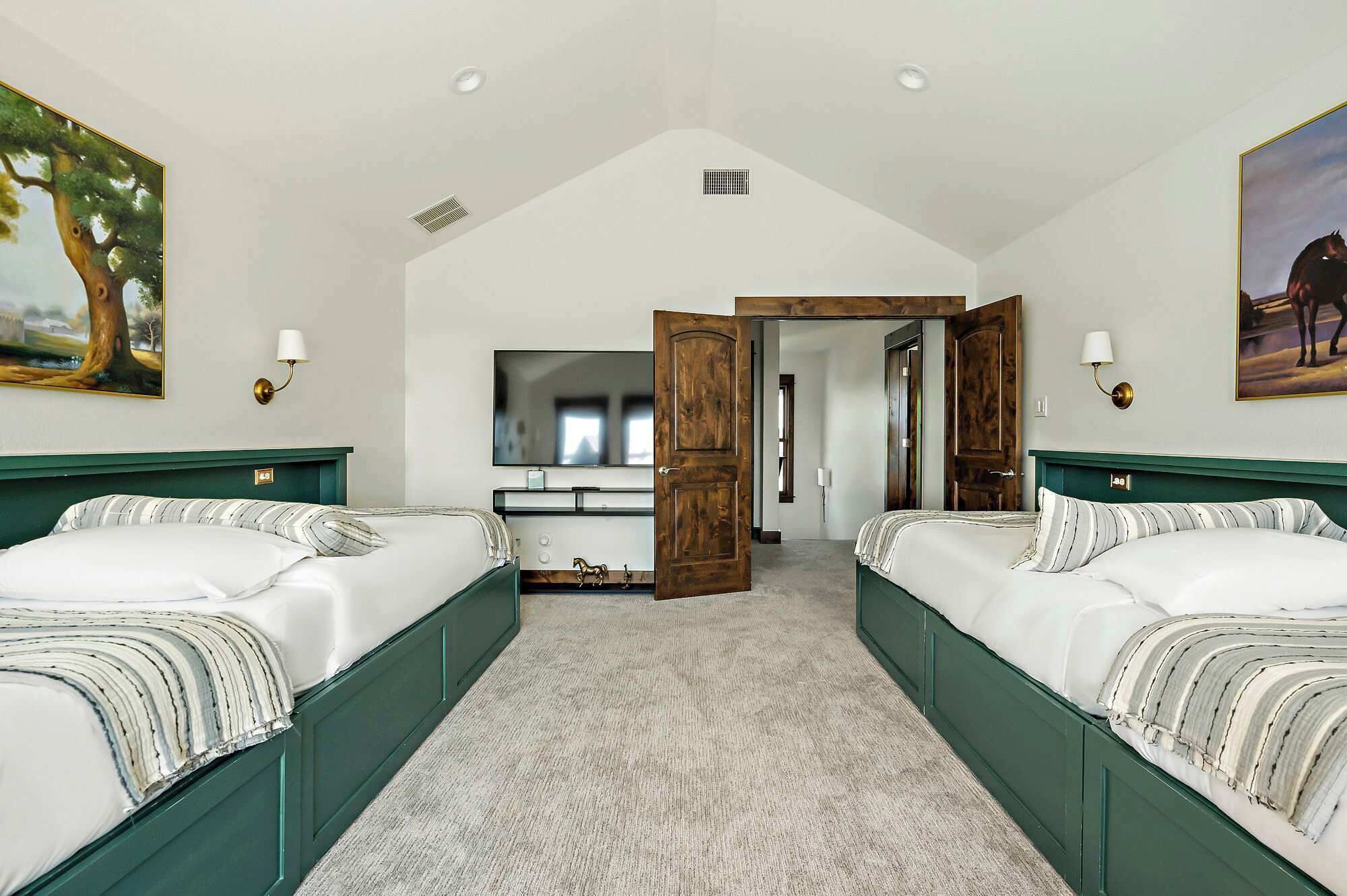 4 chambres, fer et planche à repasser, Wi-Fi, draps fournis
