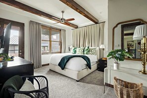 4 habitaciones, tabla de planchar con plancha, wifi y ropa de cama 