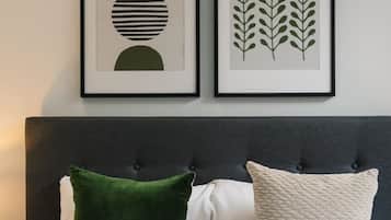 5 habitaciones, escritorio, tabla de planchar con plancha y wifi