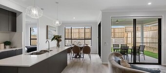 5BR Sleep 10 Family House | Patio Kitchen Garage