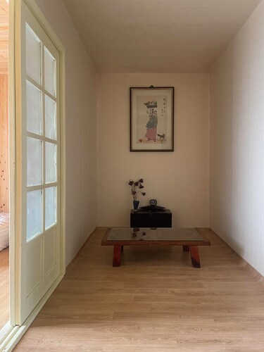 Charming 2-bedroom apartment with WiFi, AC in pleasant Gyeongju-si