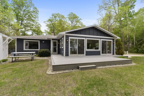 The Vine House on Crystal Lake