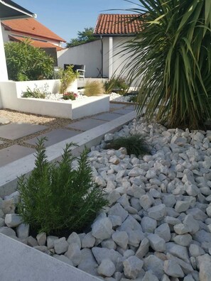 Property grounds - Family villa, swimming pool, near beach (Capbreton)