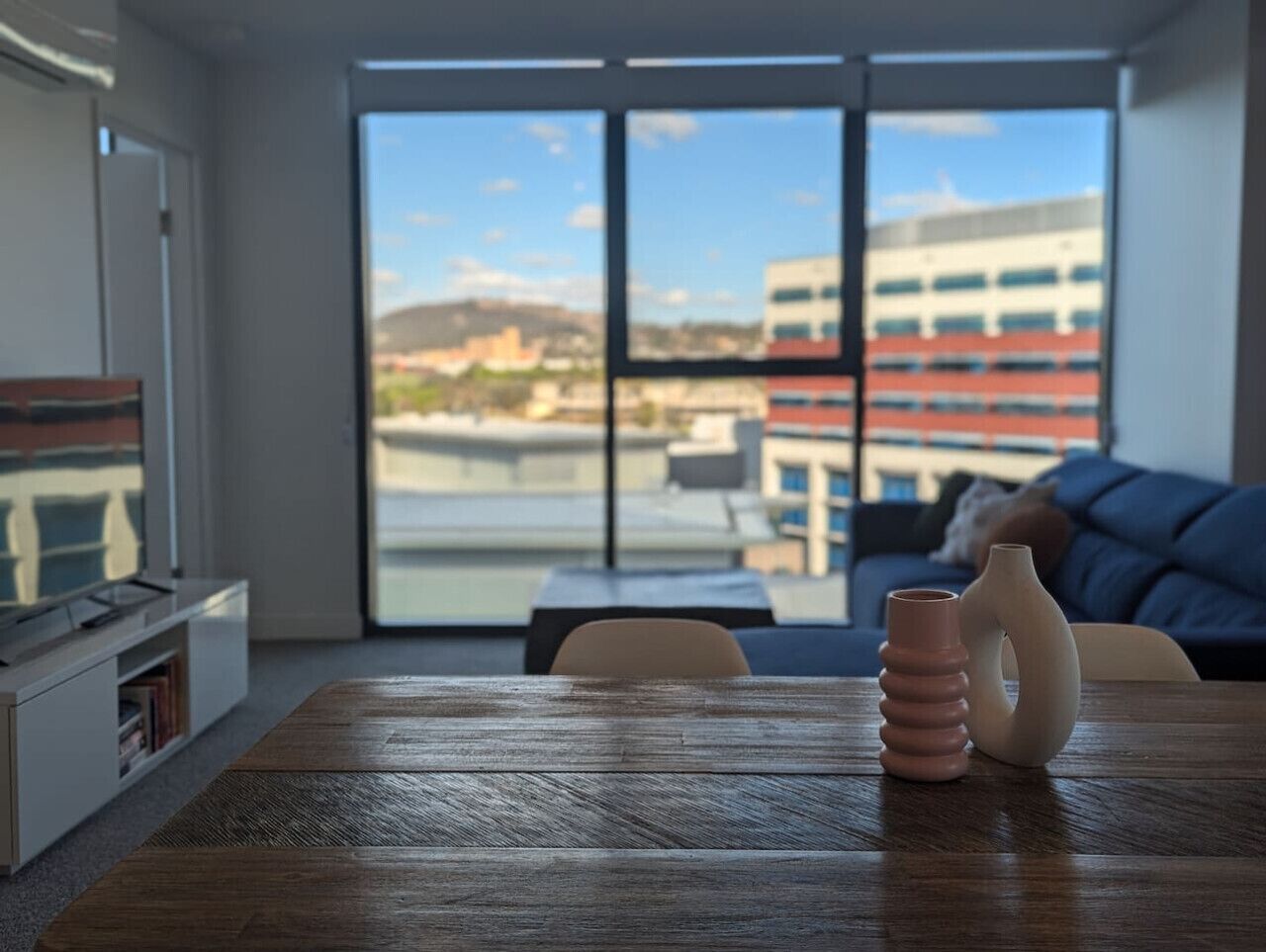 Fernseher, Tischtennisplatte