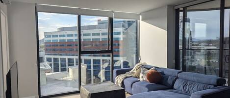 Télévision, table de tennis de table