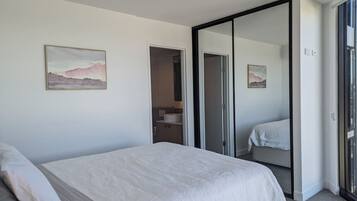 2 Schlafzimmer, Schreibtisch, Bügeleisen/Bügelbrett, WLAN
