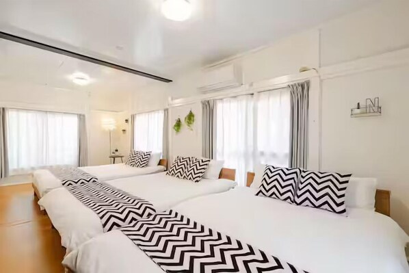 ستائر تعتيم ومكواة/لوح كي وواي فاي مجانًا