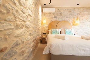 1 slaapkamer, een kluis op de kamer, een strijkplank/strijkijzer