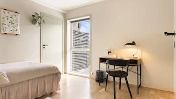2 bedrooms, iron/ironing board, WiFi, bed sheets