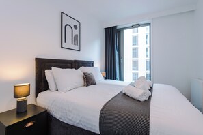 2 Schlafzimmer, Schreibtisch, Bügeleisen/Bügelbrett, kostenloses WLAN