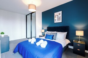 1 habitación, escritorio, tabla de planchar con plancha y wifi gratis 