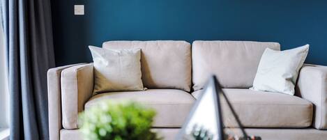 Een smart-tv en een kantoor