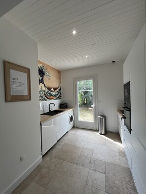 Microwave, oven, stovetop, dishwasher - Beach house close to beaches and ocean (Biscarrosse)