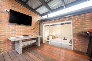 2 habitaciones, tabla de planchar con plancha, wifi y ropa de cama