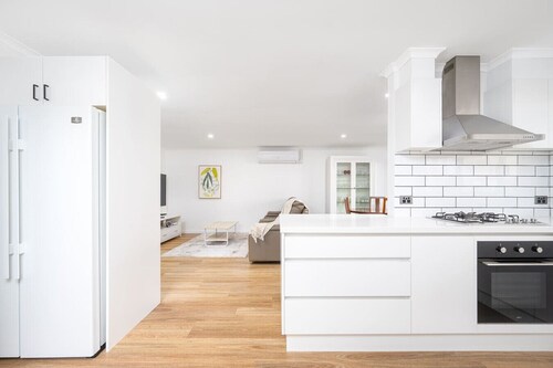 Private Retreat with Spacious Alfresco & Parking