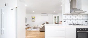 Private Retreat with Spacious Alfresco & Parking