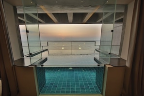 Suite, Balcony, Ocean View | Desk, blackout drapes, iron/ironing board, free WiFi