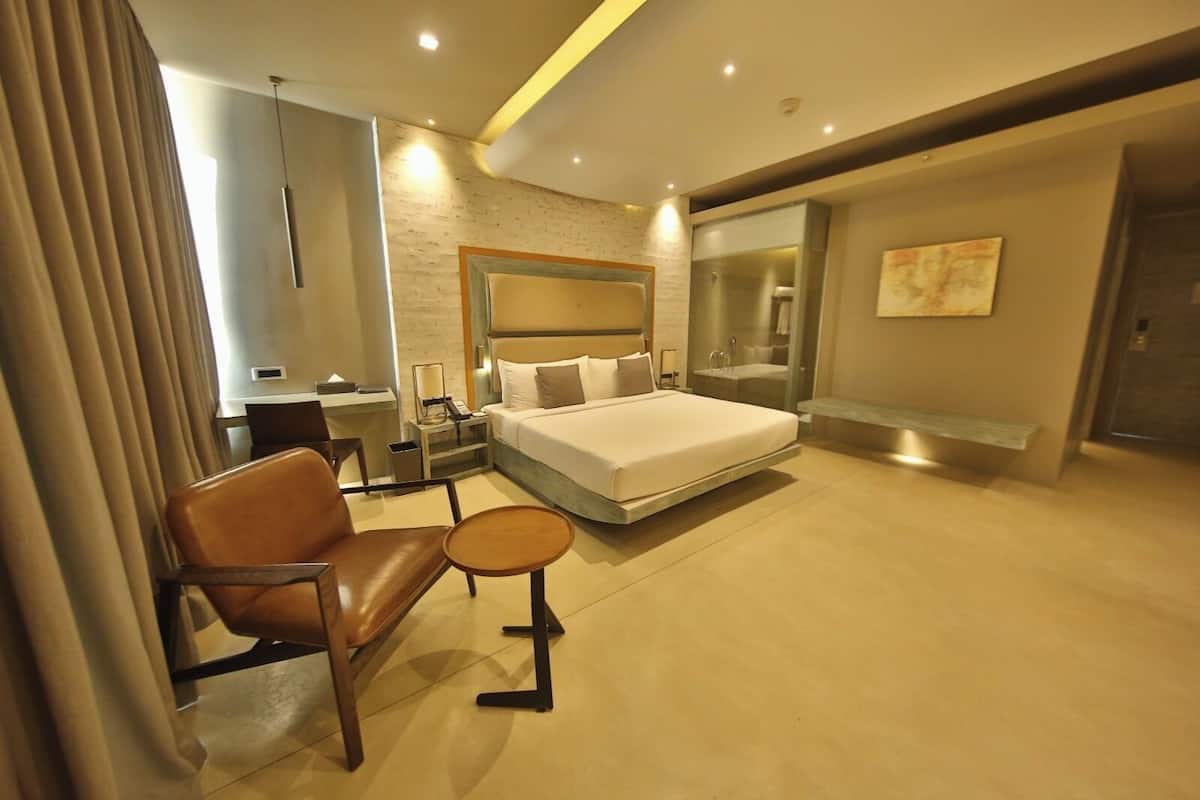Deluxe Double or Twin Room, Balcony, Ocean View | Desk, blackout drapes, iron/ironing board, free WiFi