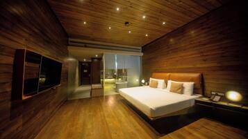 Premier Double Room, Balcony, Ocean View | Desk, blackout curtains, soundproofing, iron/ironing board