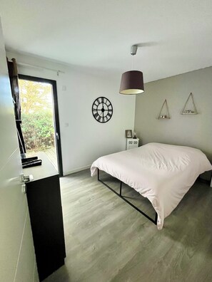 3 chambres, fer et planche à repasser, draps fournis