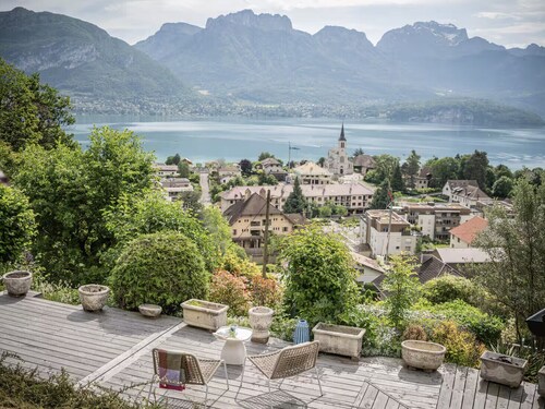 Venez Chez Vous La Maison Bleue