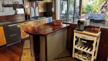 Microwave, oven, stovetop, dishwasher