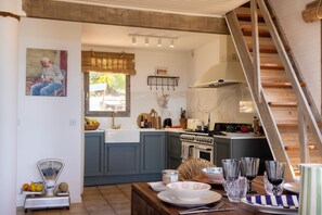 Fridge, microwave, oven, stovetop - House between sea and scrubland near Arone beach in Piana, Corsica (Piana)