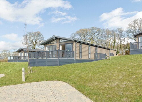 Fresh and contemporary styled lodge.