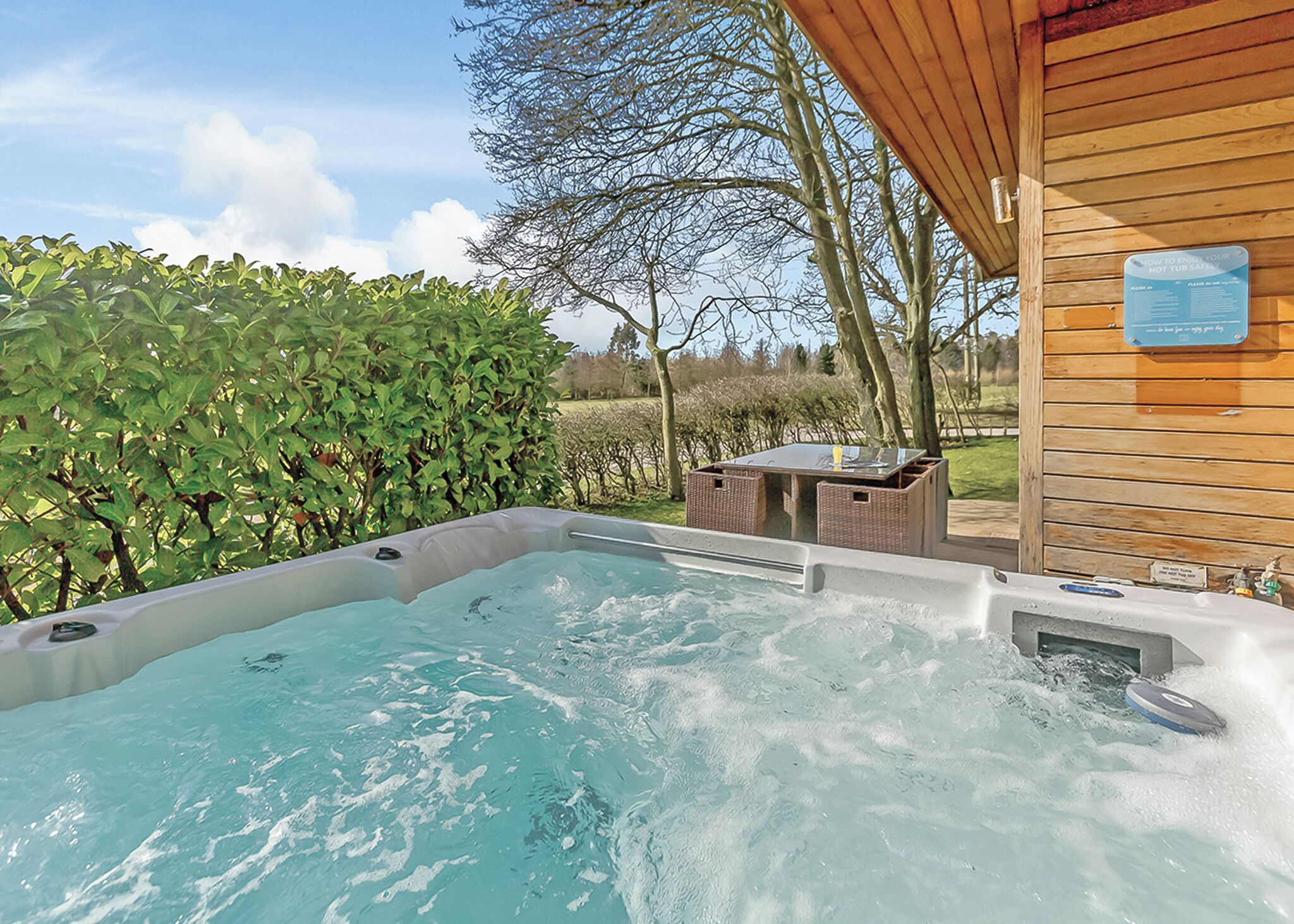 Outdoor spa tub