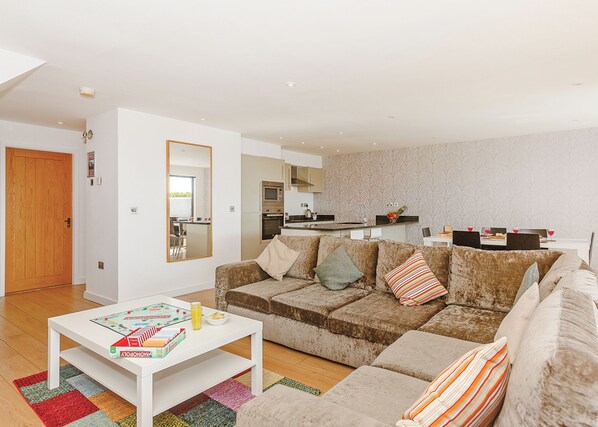 Unclassified image, 1 of 17, button