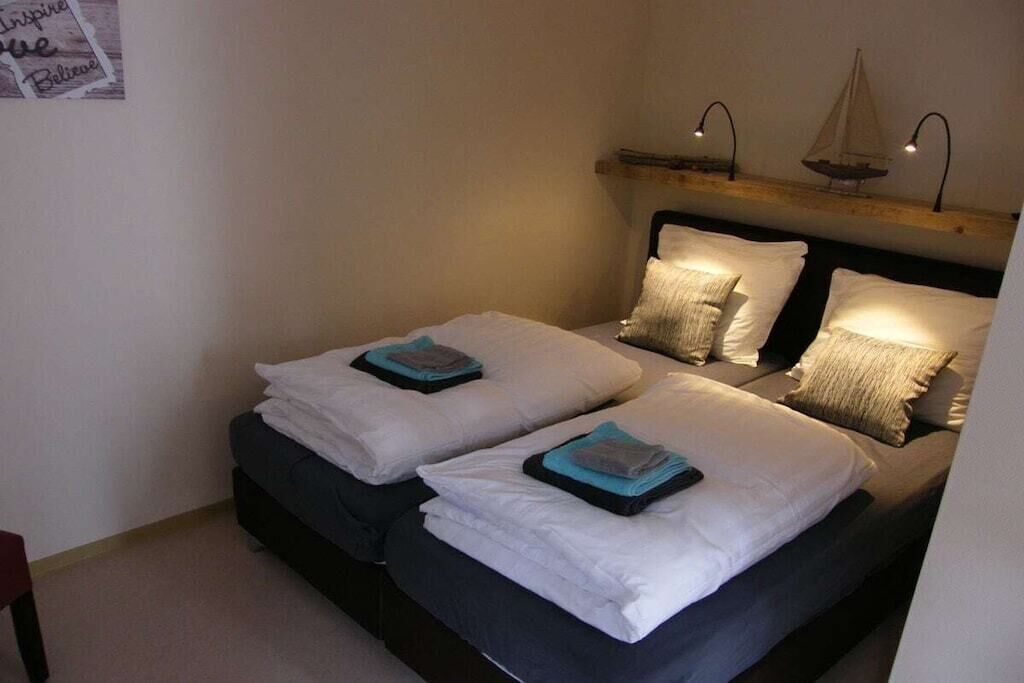 7 bedrooms, desk, iron/ironing board, free WiFi