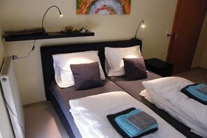 7 soverom, skrivebord, strykejern/-brett og wi-fi (inkludert)