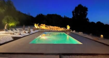 House in Sarlat 5 bedrooms swimming pool in the middle of a 16-hectare estate