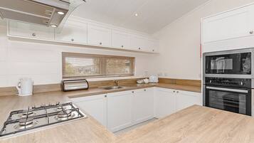 Fridge, oven, stovetop, toaster