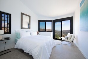 3 chambres, fer et planche à repasser, Wi-Fi gratuit, draps fournis