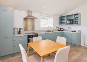 Refrigerador, horno, parrilla de estufa y tostadora 