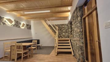 Cottage | Dining