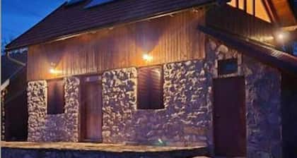 Charming 2bed Cottage in Carasova, Banat Mountains