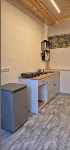 Ferienhaus | Eigene Küche | Kühlschrank, Mikrowelle, Ofen, Herdplatte