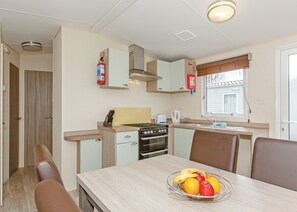 Kühlschrank, Ofen, Herdplatte, Toaster