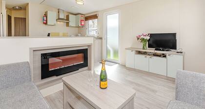 2 bedroom accommodation in Talacre, Holywell