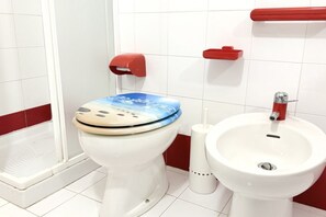 Shower, bidet, towels