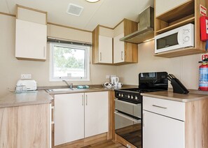 Fridge, oven, stovetop, toaster