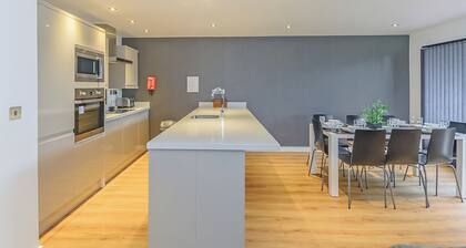 3 bedroom accommodation in Pocklington, York