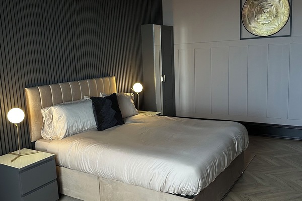 Individually decorated, desk, iron/ironing board, free WiFi