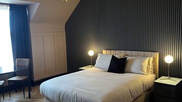 Kamar Double Deluks, pemandangan teluk | Meja kerja, setrika/meja setrika, dan Wi-Fi gratis