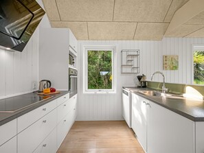 Fridge, microwave, dishwasher, cookware/dishes/utensils