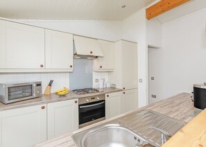 冷蔵庫、オーブン、コンロ、トースター