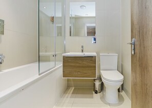 Bathroom - Millington Deluxe Lodge (Pocklington, York)